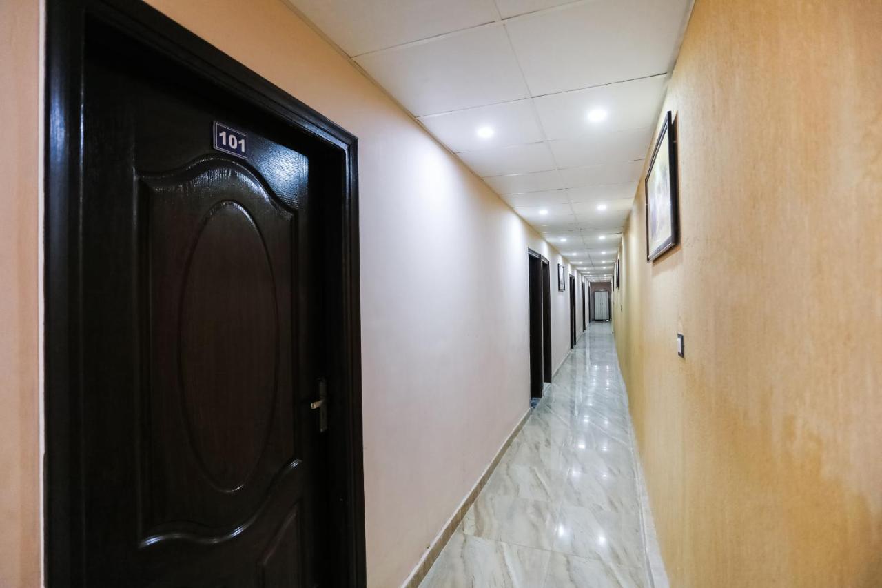 Oyo 72993 Hotel The Gold Faridabad Exterior foto